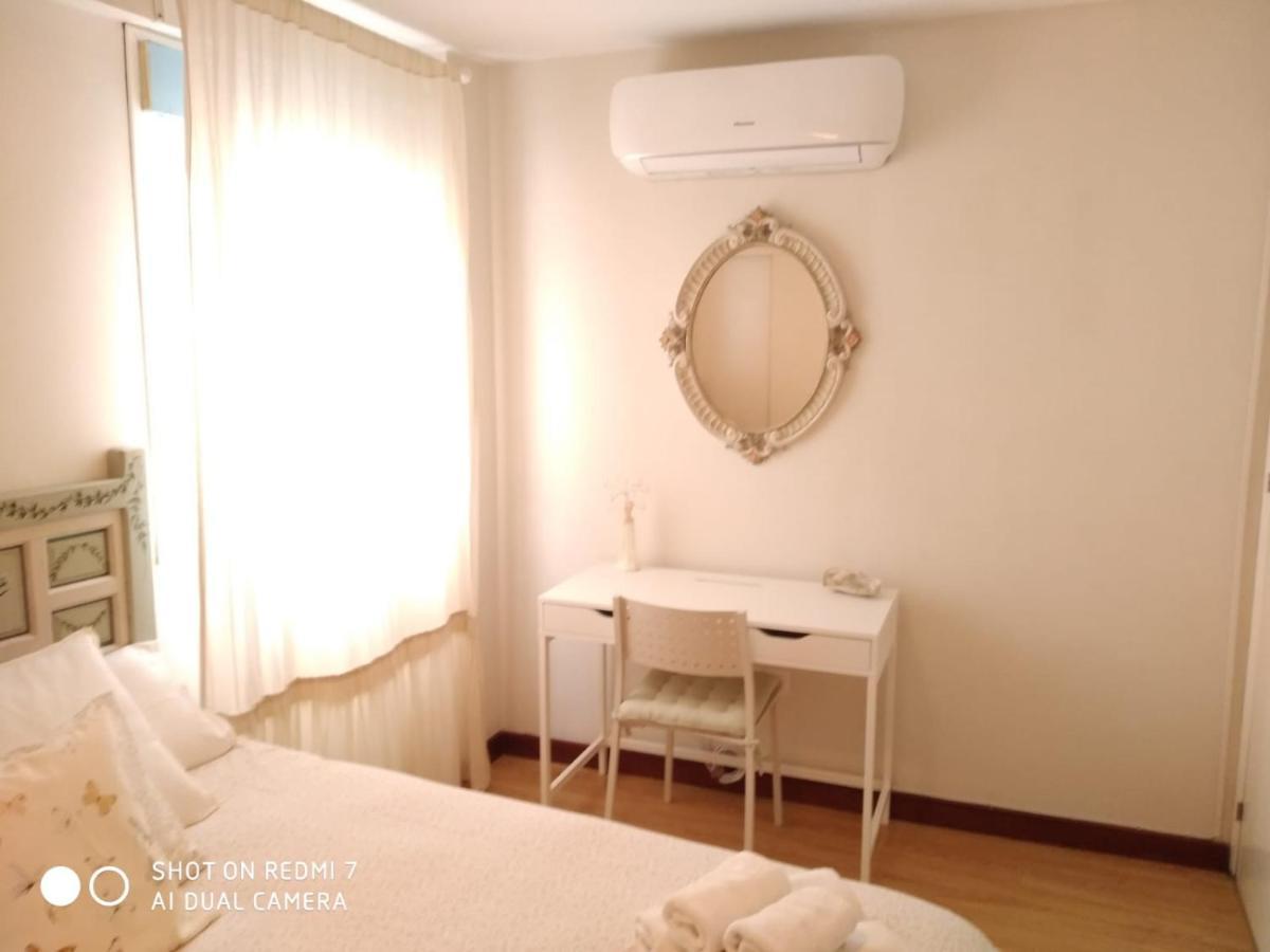 Apartamento Con Vistas Al Rio Guadalquivir En Triana, Sevilla Luaran gambar