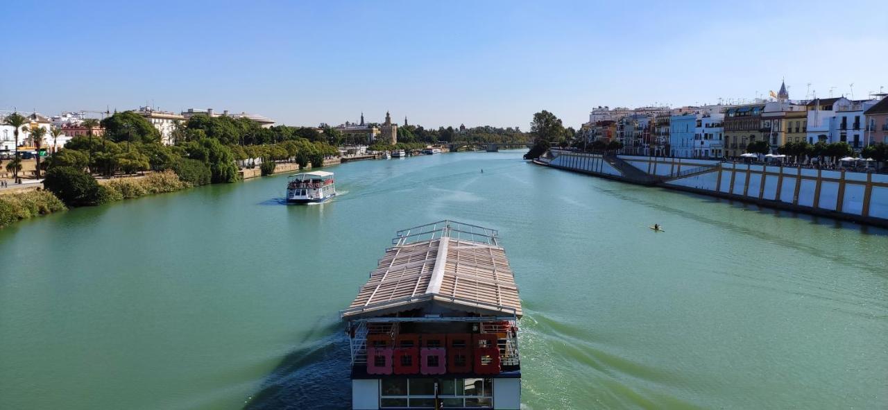 Apartamento Con Vistas Al Rio Guadalquivir En Triana, Sevilla Luaran gambar