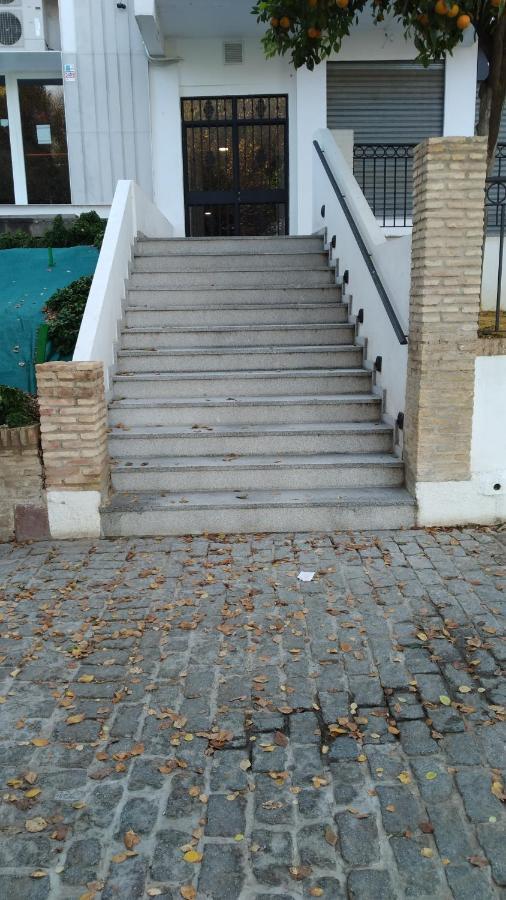 Apartamento Con Vistas Al Rio Guadalquivir En Triana, Sevilla Luaran gambar